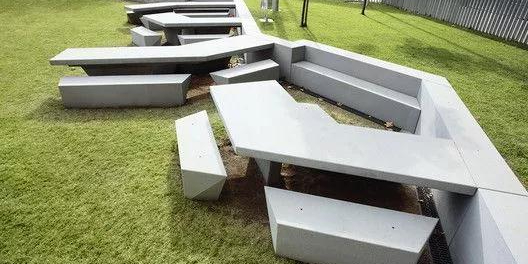 把公共座椅設(shè)計(jì)成這樣，你咋不上天？